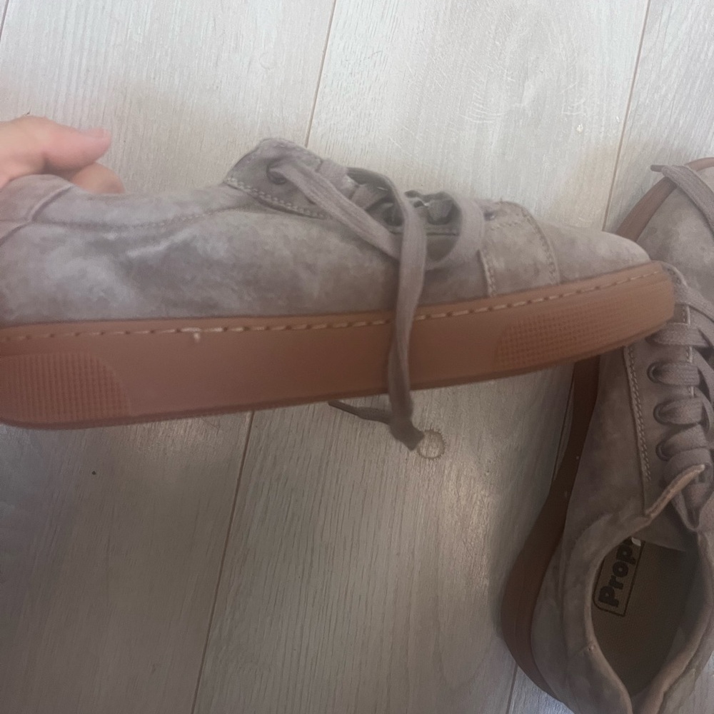 Women’s Suede Casual Sneakers - Picture 5 of 7
